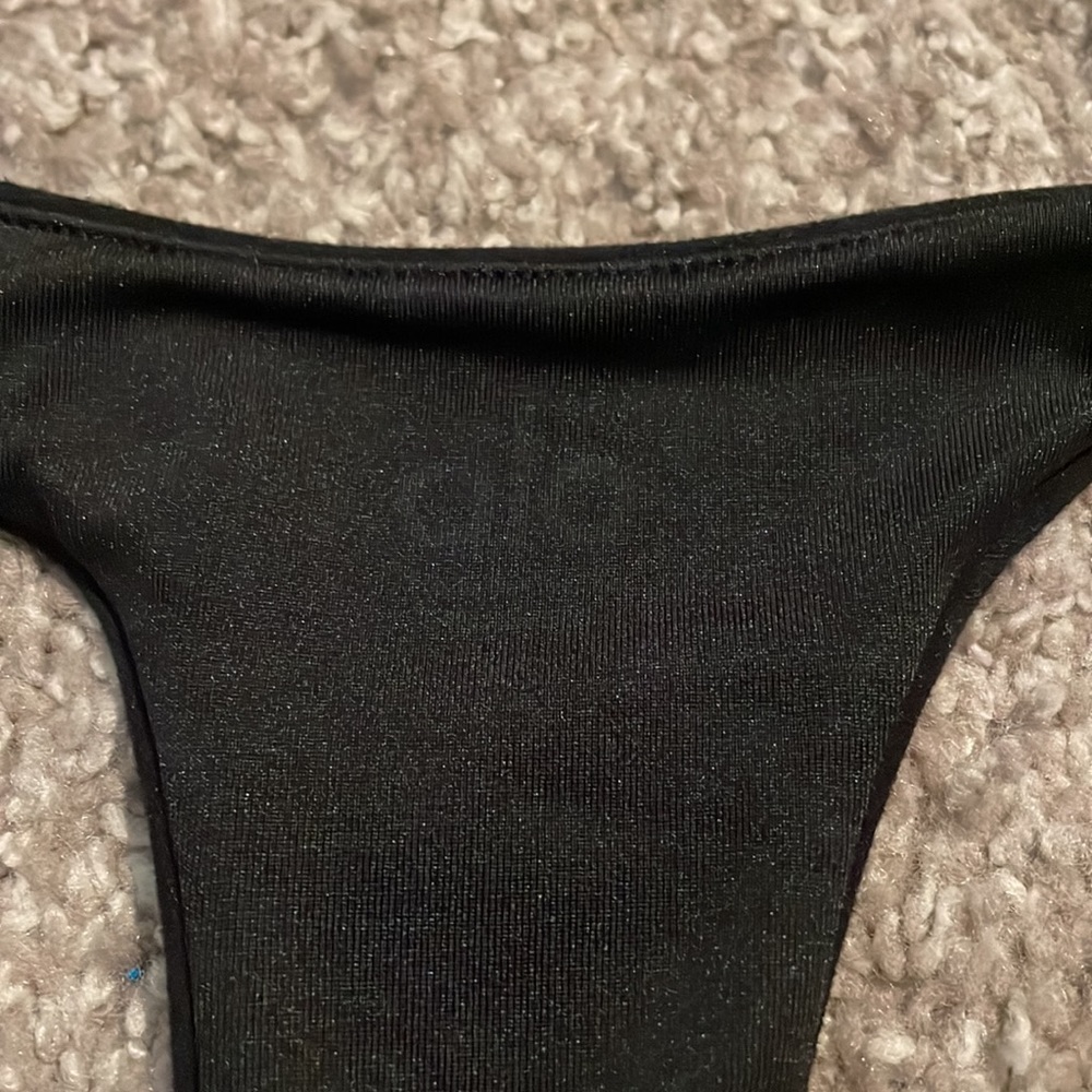 Alo yoga alo soft base bra black - Picture 6 of 7